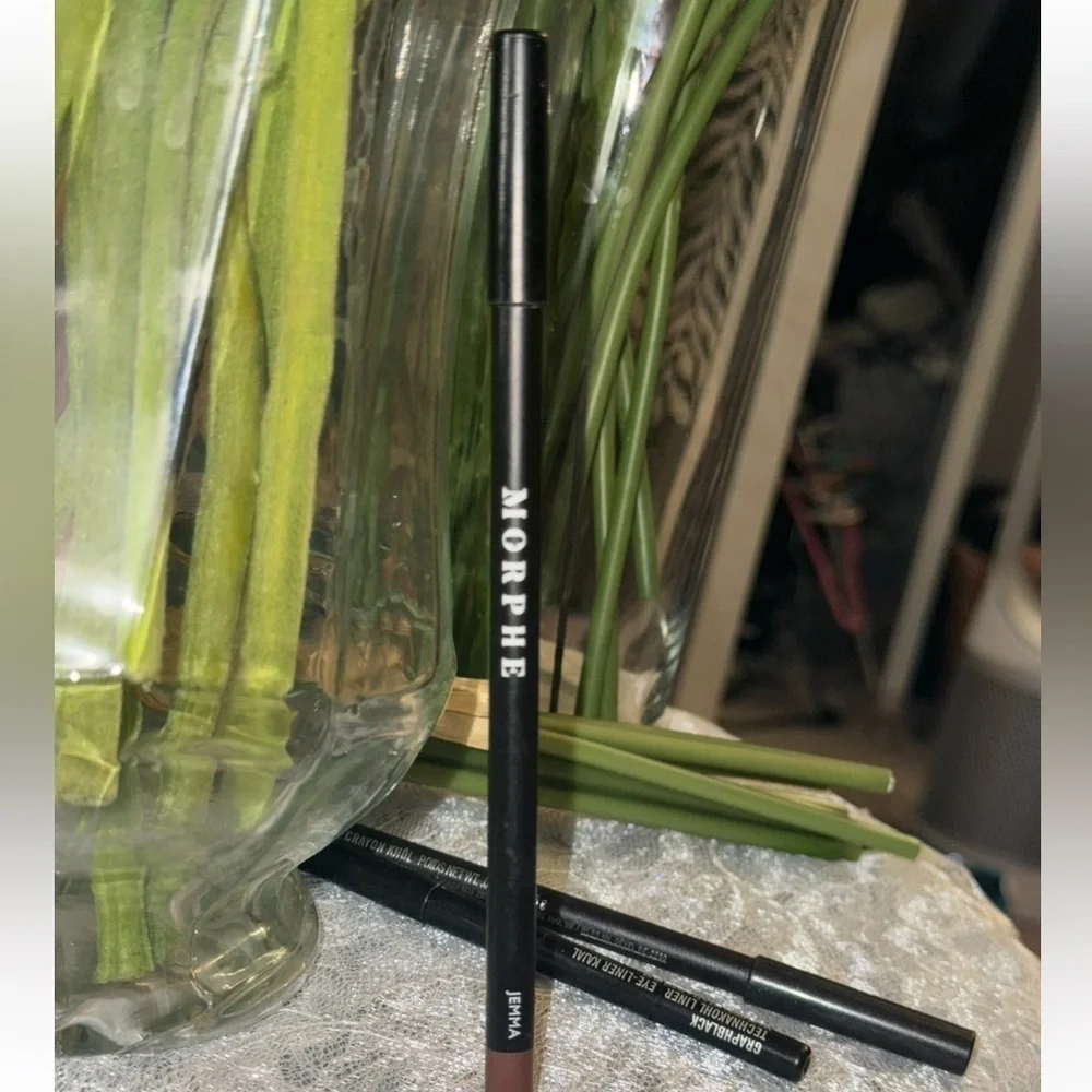 Morphe Color Pencil in the shade Jemma (Rose Bronze).